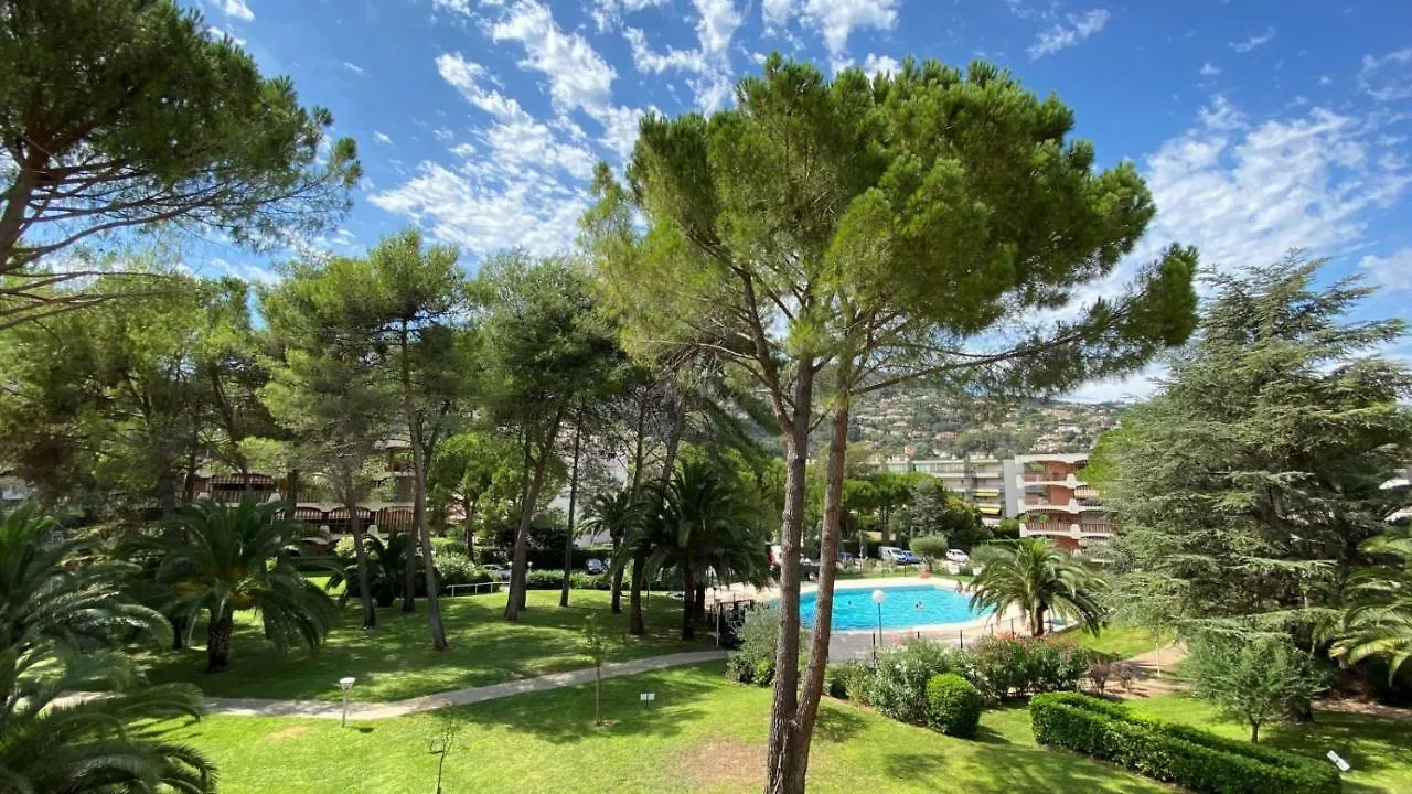 Appartement Au Calme Mandelieu-la-Napoule 0*,  France